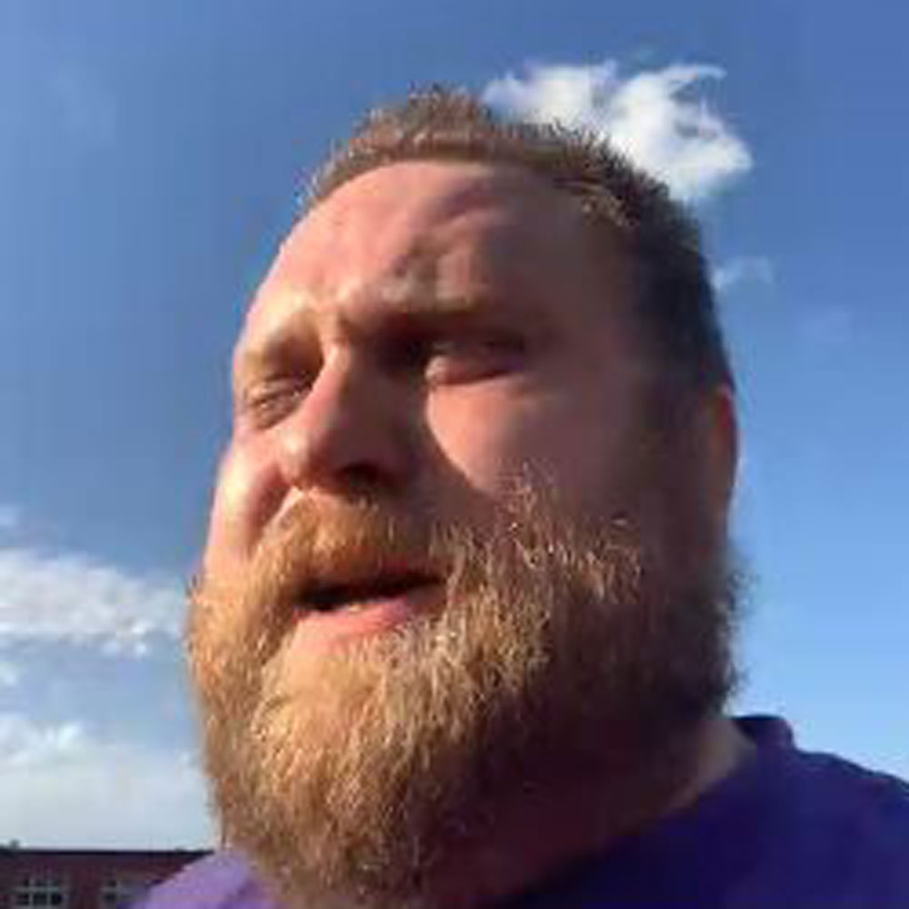 Aaron Weaver tells a story about how all the colors became friends. 