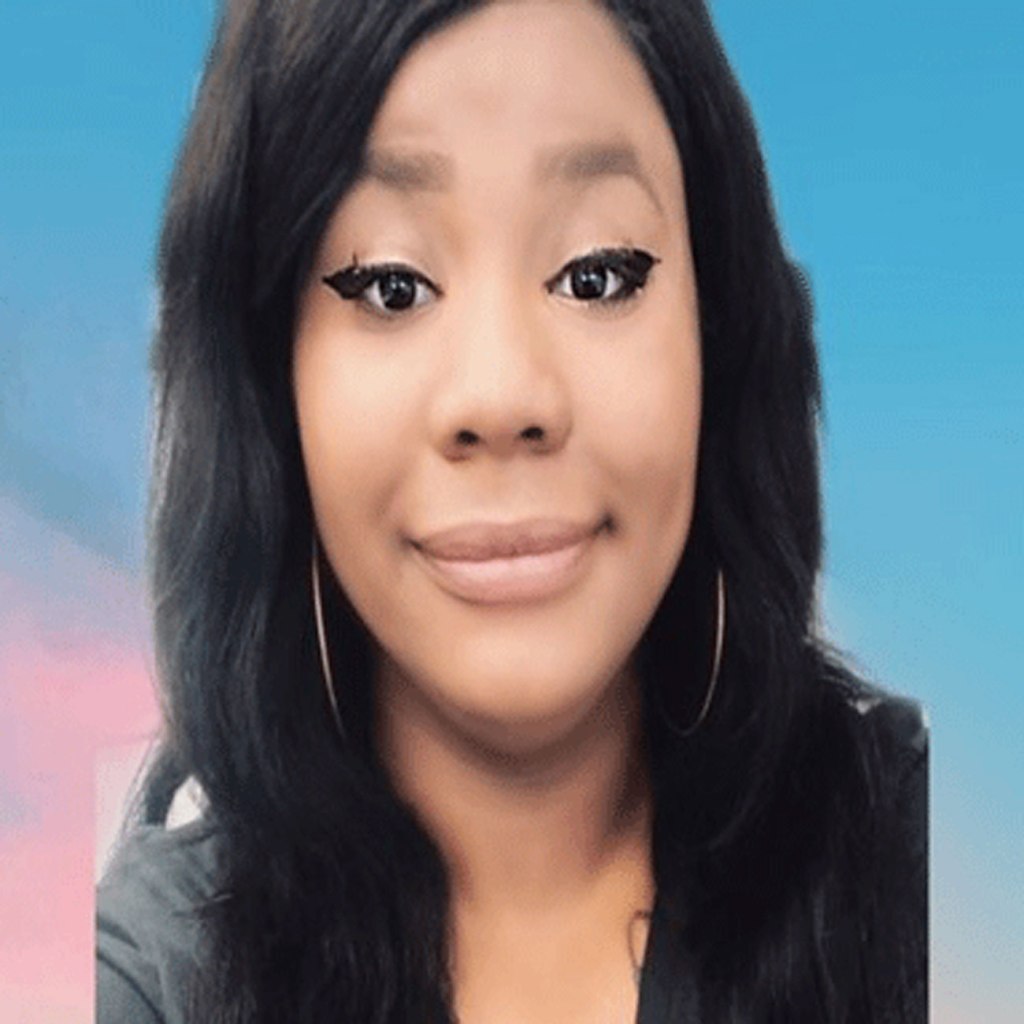 Elaine leveraged her resiliency and CYI's programs; thanks to both, her story is a happy one. 