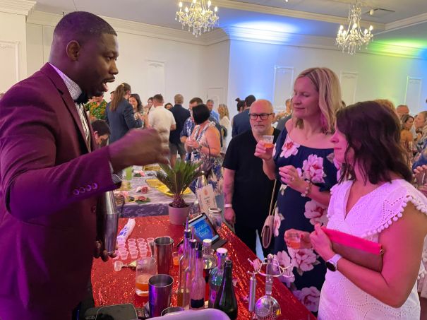 Whether through contributing to our organization, sharing our social media posts, or attending our events, there are many ways you support our mission. We especially appreciate those of you who attend our yearly fundraisers, including Perfect Pour. We rang in this year’s event with an Amalfi Coast theme, Nebraska’s finest bartenders, and Rosolio di Bergamotto liqueur. Of course, Perfect Pour was even more perfect with observing live oil painting, reuniting with friends, and dancing the night away.